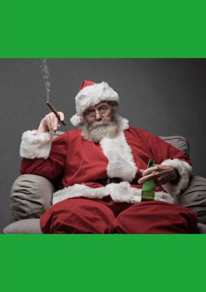Pochybný Santa Klaus fajčiaci cigaretu