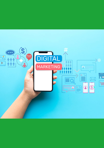 Ruka s mobilom a nápisom digitálny marketing